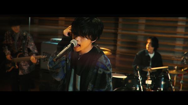 神はサイコロを振らない、新曲「夜間飛行」が新プロジェクトのコラボソングに　女優・川床明日香と共演したMVも公開