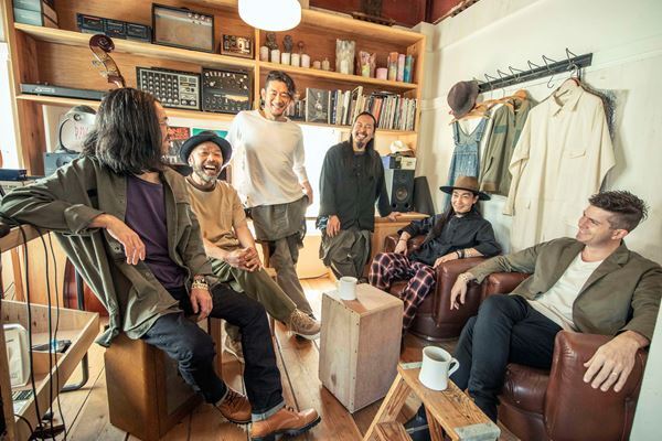 OAU、オールタイムベスト盤『Re:New Acoustic Life』アルバムジャケット＆完全生産限定盤の特典ビジュアル公開