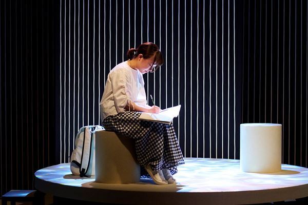 iaku『あつい胸さわぎ』開幕、舞台写真＆横山拓也コメント到着「人の優しさや、応援の気持ちに触れていただければ」