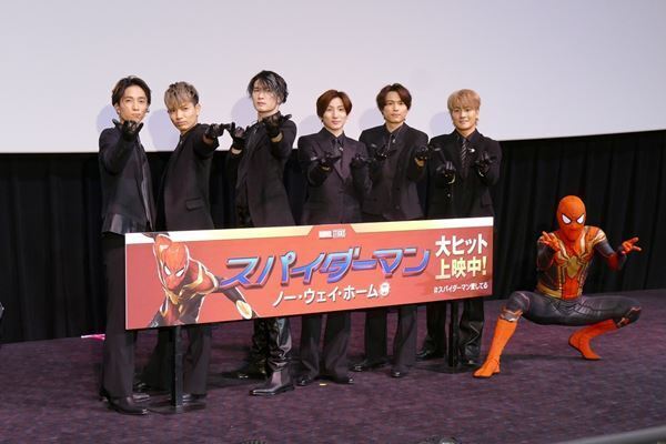 SixTONESがサプライズ登場！『スパイダーマン：ノー・ウェイ・ホーム』上映後に新曲を生披露