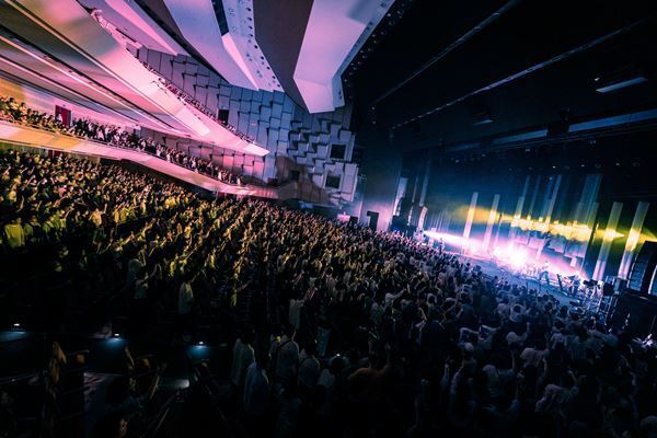 iri、初のホールツアー『PRIVATE』が地元で開幕　オフィシャルレポート到着