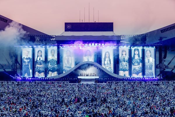 TWICE、5度目のワールドツアー日本公演が大阪で開幕