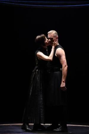 天海祐希が世界的ダンサー、アダム・クーパーと夢の共演「ご褒美です！」新作舞台『レイディマクベス』開幕