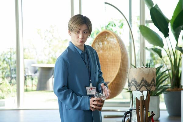 二宮和也、京本大我は「むしろ俳優の後輩と同じ感覚」『TANG タング』ビジュアルコメンタリーをレポート