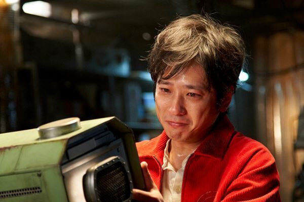 二宮和也、京本大我は「むしろ俳優の後輩と同じ感覚」『TANG タング』ビジュアルコメンタリーをレポート