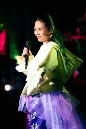 小泉今日子、31年ぶり全国ホールツアーのライブレポート＆セットリスト公開