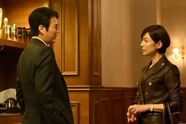 『愛という名のもとに』以来31年ぶりの共演！　唐沢寿明と鈴木保奈美がフィクサー＆ヤメ検弁護士として共闘！