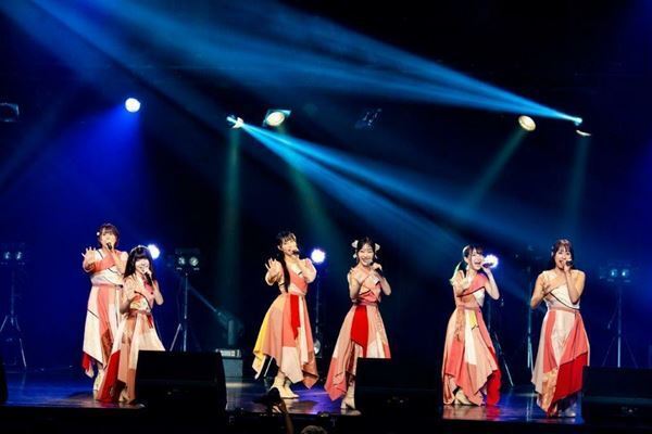 全国各地のご当地アイドルが登場。アイドルフェス『Lucky Cats Festival』ライブレポート前編