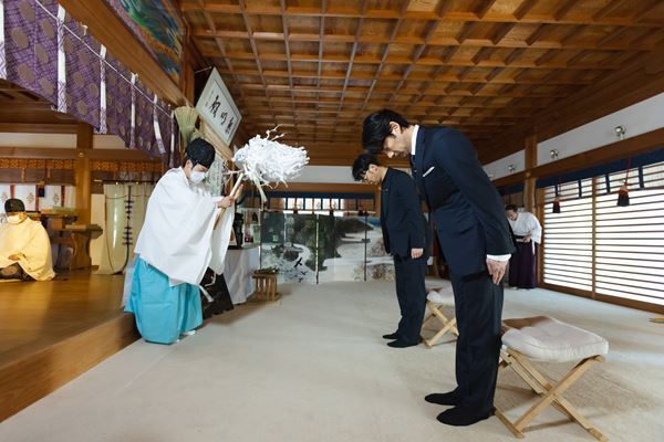 竹野内豊「少しでもみんなが心に希望を持てるように」 映画『イチケイのカラス』ヒット祈願イベントを世界遺産で開催