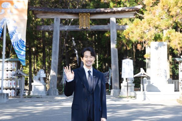 竹野内豊「少しでもみんなが心に希望を持てるように」 映画『イチケイのカラス』ヒット祈願イベントを世界遺産で開催