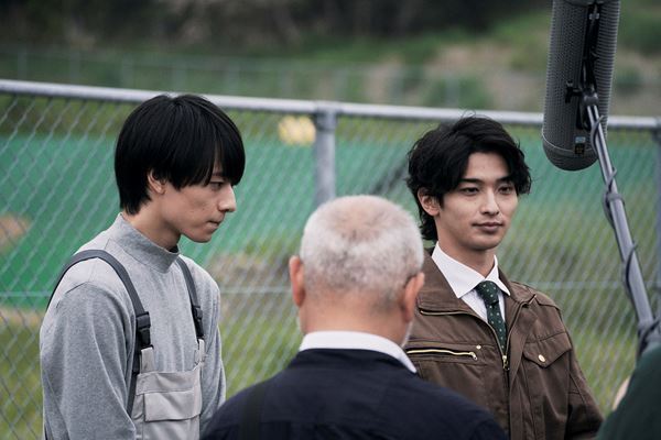 作間龍斗（HiHi Jets）が繊細な表情で語る　映画『ヴィレッジ』新たな場面写真公開