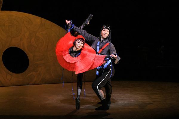 『星の王子さまｰサン＝テグジュペリからの手紙ｰ』開幕　舞台写真＆森山開次のコメントが到着