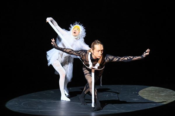 『星の王子さまｰサン＝テグジュペリからの手紙ｰ』開幕　舞台写真＆森山開次のコメントが到着