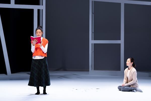 『私の一ヶ月』新国立劇場で開幕　作・須貝英＆演出・稲葉賀恵のコメント到着