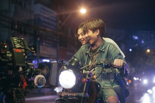 タイのBLスターたちが出演する映画『卒業』よりパースのインタビュー映像＆スチール公開