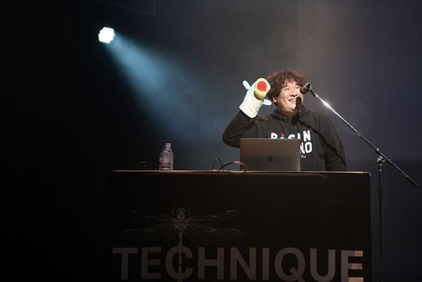 岡崎体育、自主企画イベント『okazakitaiiku purezentsu “TECHNIQUE”』でさらば青春＆Creepy Nutsと共演！