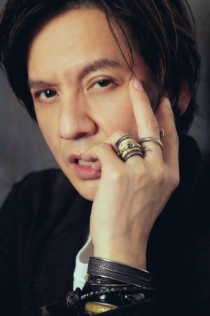 岡本健一×成河対談 語り出したら止まらない！　【後編】劇場は“自分らしく”から解き放たれる自由な場所「メチャクチャになる僕らを覗きにきて」