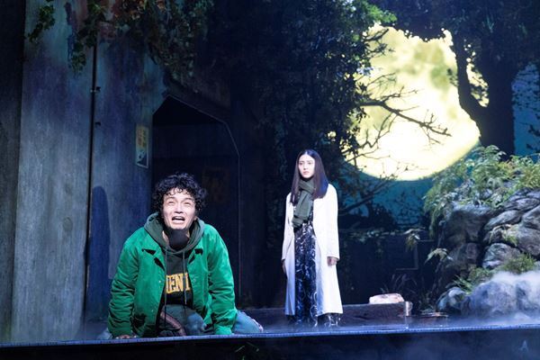 三谷幸喜幻のホラーコメディ『VAMP SHOW ヴァンプショウ』開幕　岡山天音、戸塚純貴ら出演者コメント＆舞台写真公開