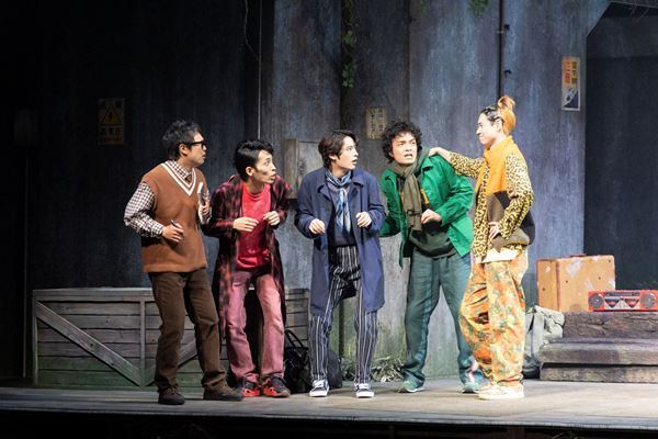 三谷幸喜幻のホラーコメディ『VAMP SHOW ヴァンプショウ』開幕　岡山天音、戸塚純貴ら出演者コメント＆舞台写真公開