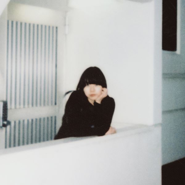 Z世代最注目アーティスト・さらさ、1st EP『ネイルの島』本日発売