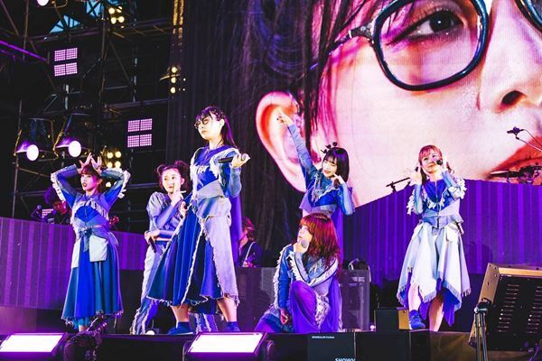 BiSH史上最大規模の野外ワンマンライブ『BiSH OUT of the BLUE』開催　アフタームービーも公開