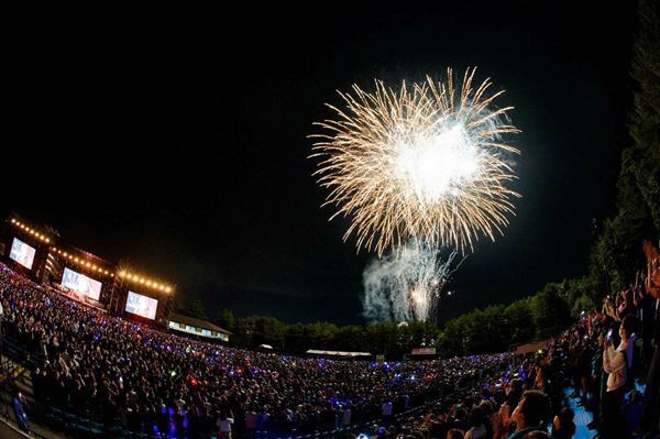 BiSH史上最大規模の野外ワンマンライブ『BiSH OUT of the BLUE』開催　アフタームービーも公開