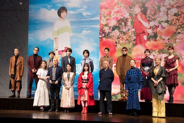橋本環奈、上白石萌音ら主要キャストにジョン・ケアード、鈴木敏夫も集結 舞台『千と千尋の神隠し』製作発表レポート