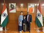 尾上菊之助と尾上丑之助が駐日インド大使を表敬訪問「日本とインドの友好を深める一助となれば」