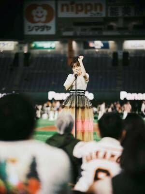吉澤嘉代子、誕生日に東京ドームで新曲「氷菓子」を生歌唱