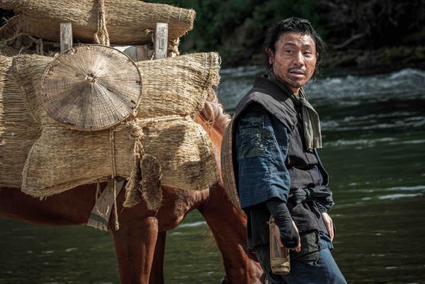 映画『山女』物語のキーパーソンを演じた二ノ宮隆太郎の場面写真＆メイキングカット公開