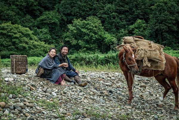 映画『山女』物語のキーパーソンを演じた二ノ宮隆太郎の場面写真＆メイキングカット公開