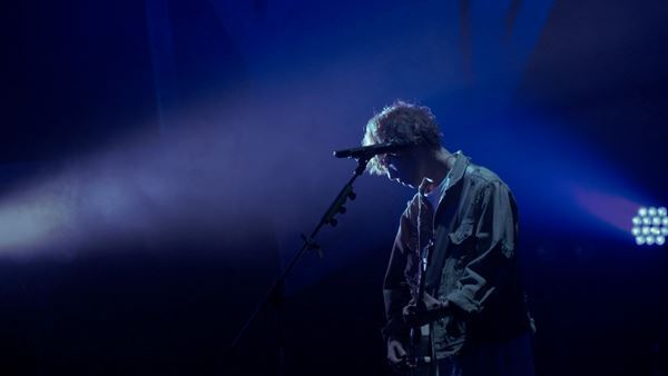 須田景凪、ニューアルバム『Billow』特典映像より「シャルル」ライブ映像公開