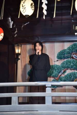 横浜流星が主演映画『ヴィレッジ』で能に挑戦　ゲリラ豪雨でイベントは中止に