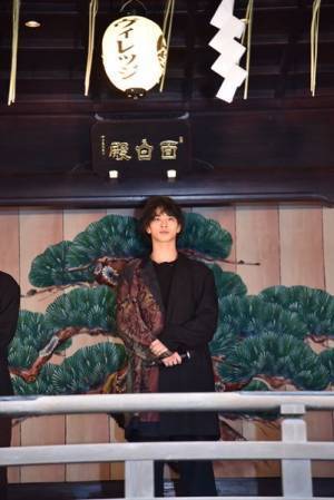 横浜流星が主演映画『ヴィレッジ』で能に挑戦　ゲリラ豪雨でイベントは中止に