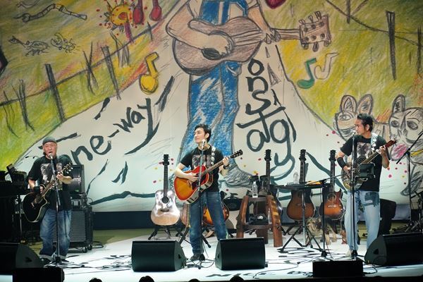 草彅剛「みんなの前でステージに立てて本当にうれしい」 3年ぶりの『はっぴょう会』で和田唱、泉谷しげるらとコラボ