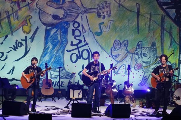 草彅剛「みんなの前でステージに立てて本当にうれしい」 3年ぶりの『はっぴょう会』で和田唱、泉谷しげるらとコラボ