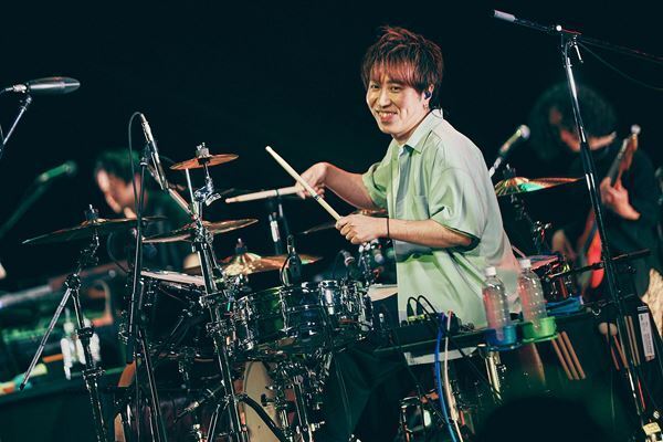 flumpool主催の対バンツアー「Layered Music」、sumikaを迎えた神奈川県民ホール公演オフィシャルレポ