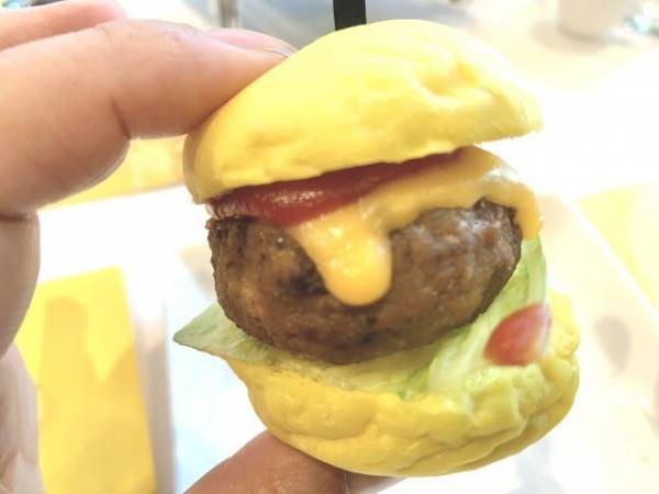 かわいいドリンクやスイーツがいっぱい！　「ピカチュウ アフタヌーンティー」開催中