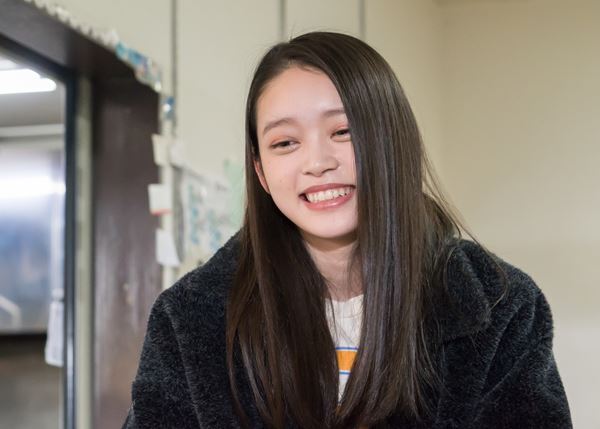 2021年を騒がせた『ベイビーわるきゅーれ』、阪元裕吾監督に映画業界のアツい視線！