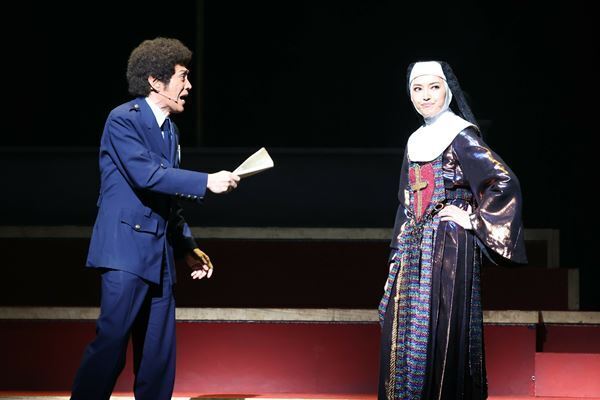 【観劇レポート】人種、宗教を越えた友情と歌を浴びる快楽と。新キャストの好演も光る2022年版ミュージカル『天使にラブ・ソングを～シスター・アクト～』