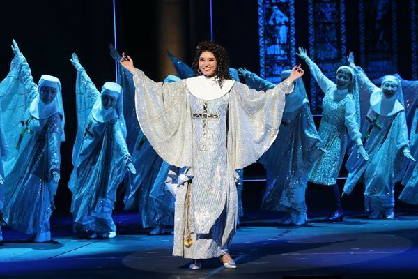 【観劇レポート】人種、宗教を越えた友情と歌を浴びる快楽と。新キャストの好演も光る2022年版ミュージカル『天使にラブ・ソングを～シスター・アクト～』