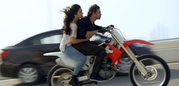 『ナイト＆デイ』を完コピ!? 『バンバン！』本編バイクアクションシーンが公開に