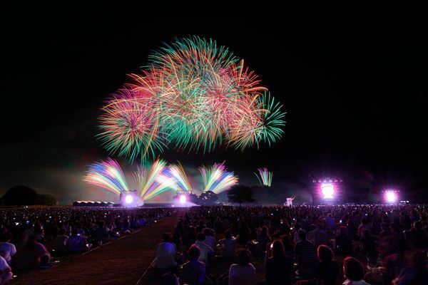 ディズニーの名曲と花火が融合！　25,000人が集結した『Disney Music & Fireworks』茨城公演のレポート到着