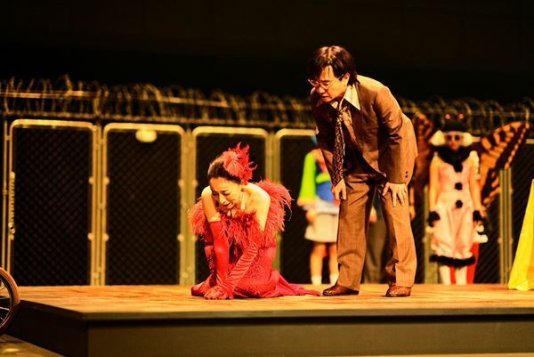 ショーン・ホームズ演出、原田美枝子4年ぶりの舞台　PARCO劇場開場50周年記念シリーズ『桜の園』開幕