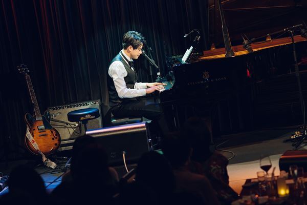 【クリスマスライブレポート】MORISAKI WIN ACOUSTIC LIVE　「僕の隣にいてくれますか？」