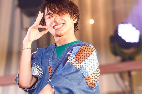 「僕たちの存在で、元気や勇気を与えていきたい」BUDDiiSが見せた新たなステージ　初の横浜武道館ライブレポート