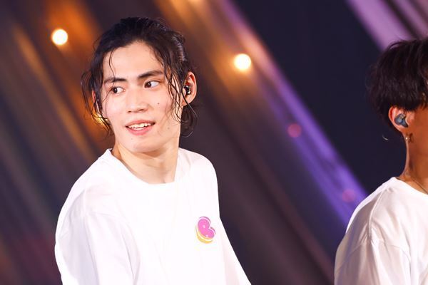 「僕たちの存在で、元気や勇気を与えていきたい」BUDDiiSが見せた新たなステージ　初の横浜武道館ライブレポート