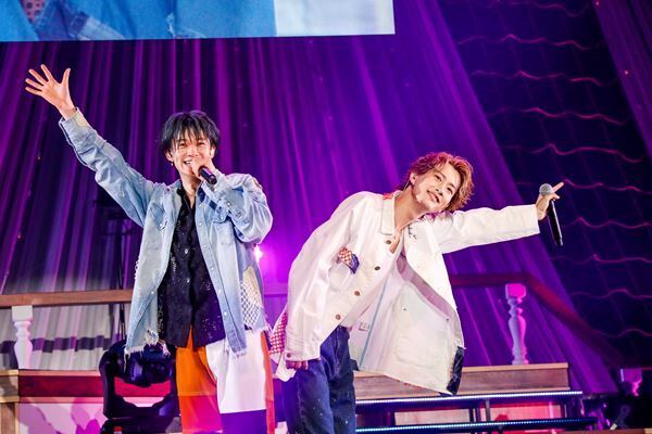 「僕たちの存在で、元気や勇気を与えていきたい」BUDDiiSが見せた新たなステージ　初の横浜武道館ライブレポート