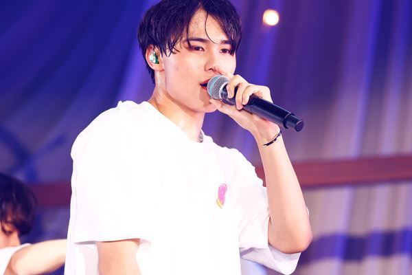 「僕たちの存在で、元気や勇気を与えていきたい」BUDDiiSが見せた新たなステージ　初の横浜武道館ライブレポート