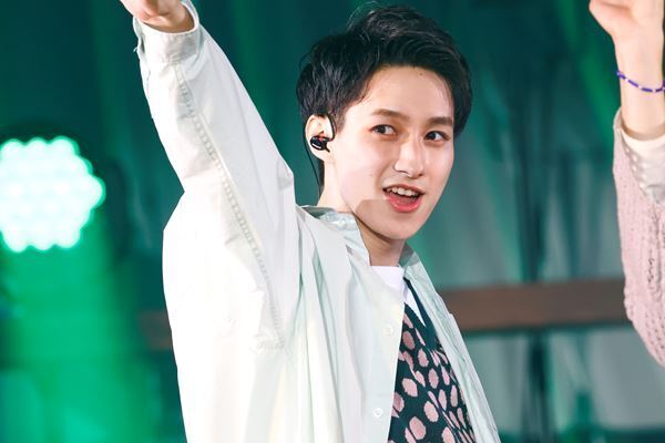 「僕たちの存在で、元気や勇気を与えていきたい」BUDDiiSが見せた新たなステージ　初の横浜武道館ライブレポート